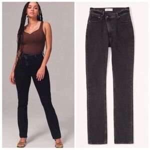 Abercrombie & Fitch 90s Slim Straight Ultra High Rise Black Jeans. Size: 26